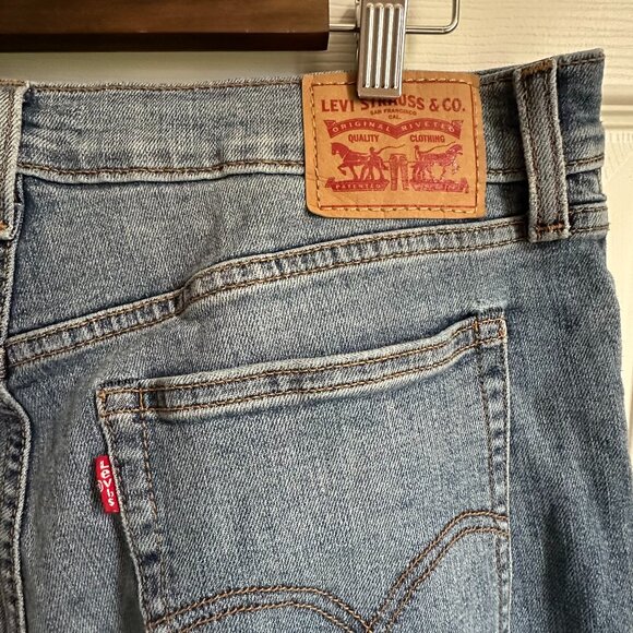 Levi’s Women’s Wedgie Skinny Distressed Jeans Size 32 High Rise Frayed Hem - Picture 6 of 13